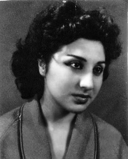 "Həyat sevincin qədər, əzabın da şirindir..." - FLORA KƏRİMOVA - FOTOLAR