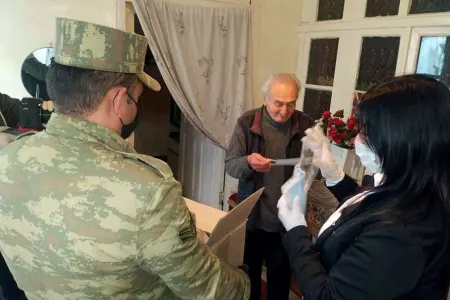 Hərbi qulluqçular ünvanlı yardım payladılar- - FOTO