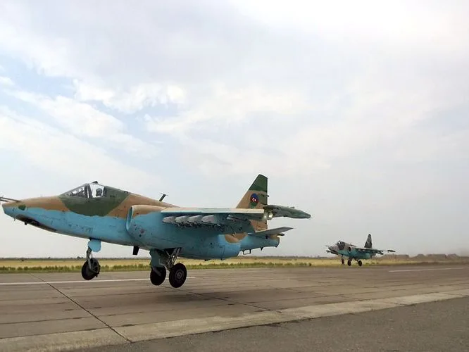 MiQ-29 və Su-25 təyyarələrinin ekipajları ilə taktiki-uçuş təlimi - KEÇİRİLDİ - FOTOLAR