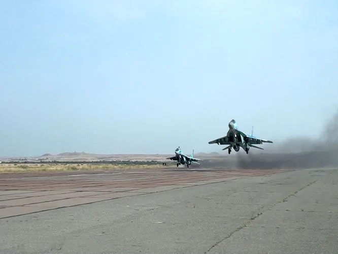 MiQ-29 və Su-25 təyyarələrinin ekipajları ilə taktiki-uçuş təlimi - KEÇİRİLDİ - FOTOLAR
