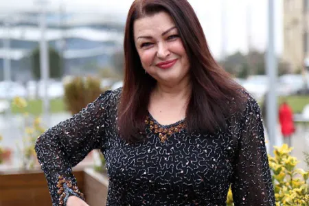 "İzləyicilərim, tamaşalarım üçün çox darıxmışam" - FİRƏNGİZ MÜTƏLLİMOVA