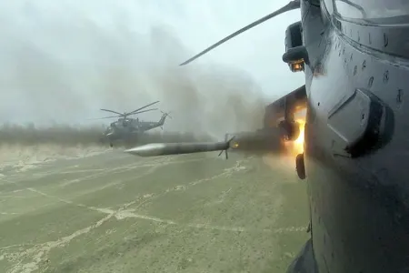 Helikopter bölmələri uçuş məşqləri keçirir- - VİDEO