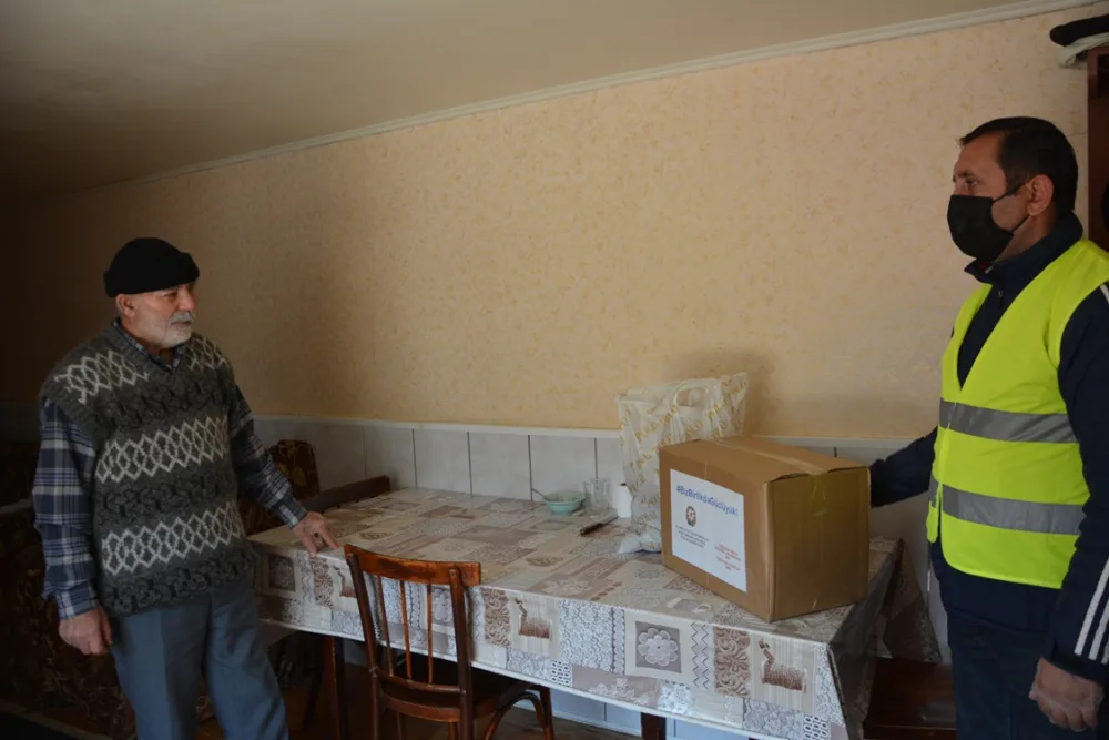 Qaradağda 130 ailəyə ərzaq yardımı edildi - FOTO