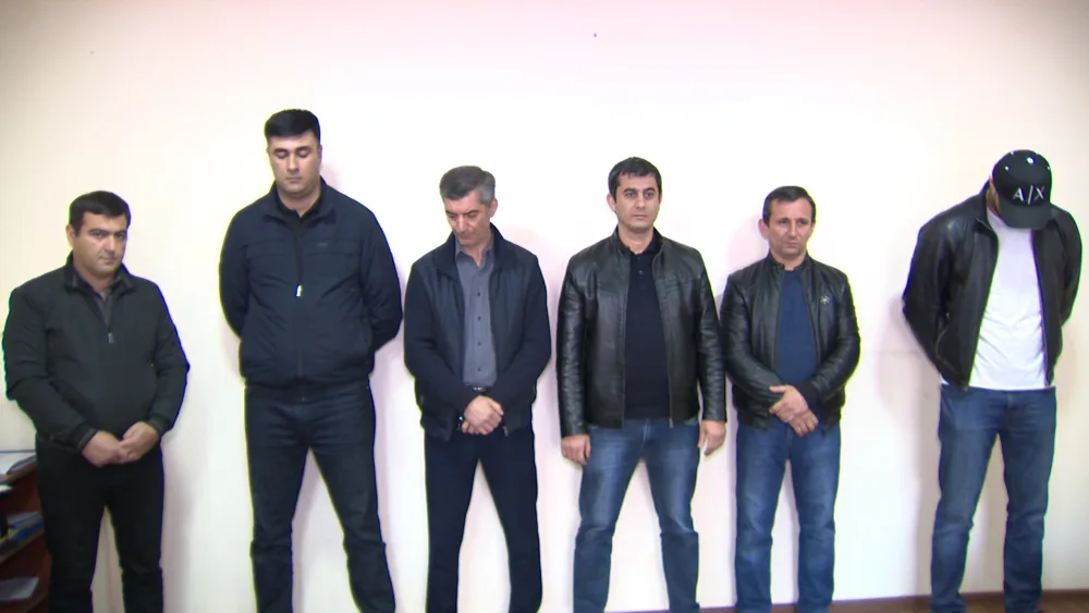 Binəqədidə karantin rejimini pozan - KAFE AŞKARLANDI - FOTO