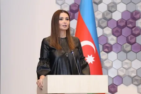 Qənirə Paşayevanın təşəbbüsü ilə “Evdə qal, kitab oxu” - AKSİYASI KEÇİRİLDİ