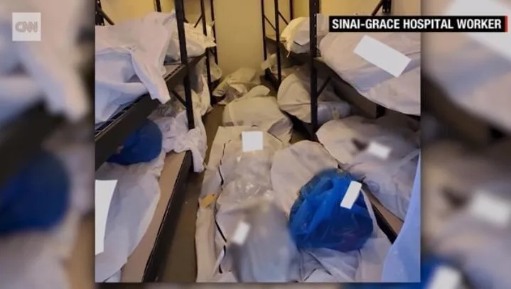 Şok görüntülər - KÜTLƏVİ MƏZARLIQ, ÜST-ÜSTƏ YIĞILAN MEYİTLƏR - FOTO