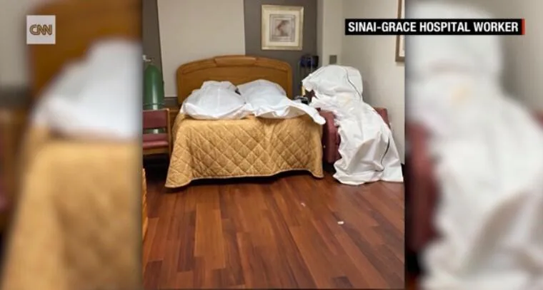 Şok görüntülər - KÜTLƏVİ MƏZARLIQ, ÜST-ÜSTƏ YIĞILAN MEYİTLƏR - FOTO