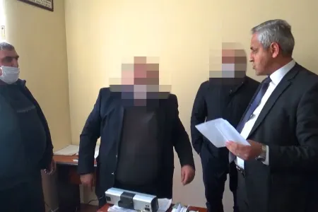 Saxta arayış satan bələdiyyə sədri tutuldu - ƏMƏLİYYAT-FOTO