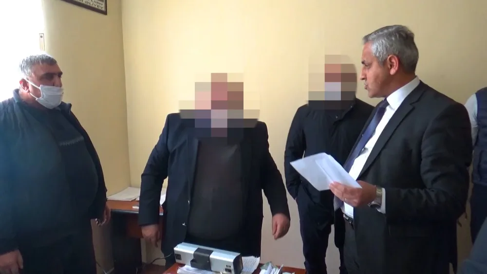 Saxta arayış satan bələdiyyə sədri tutuldu - ƏMƏLİYYAT-FOTO