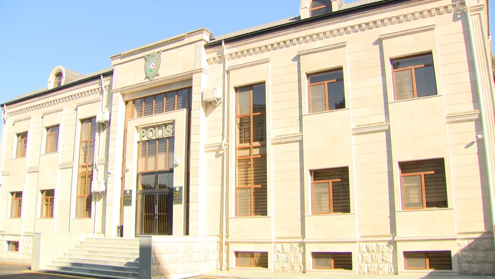 Bakıda sürücünü bıçaqla hədələyib - PULUNU OĞURLADILAR - FOTO - VİDEO