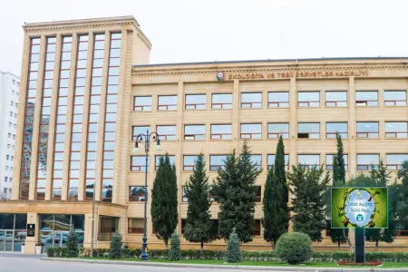 Nazirlik bələdiyyə sədrini - CƏZALANDIRDI