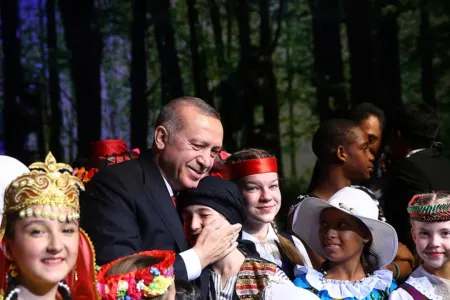 "Uşaq ürəyindən daha geniş ünvan yoxdur" - ƏRDOĞAN BALACALARI TƏBRİK ETDİ - VİDEO