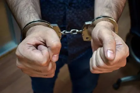 Evdən oğurluq edən keçmiş məhkum - TUTULDU