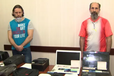 Banklara qarşı kibercinayət törədən əcnəbilər ƏLƏ KEÇDİ - FOTO - VİDEO