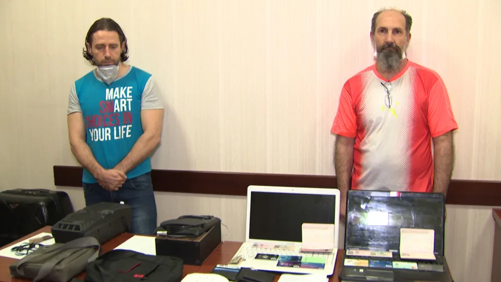 Banklara qarşı kibercinayət törədən əcnəbilər ƏLƏ KEÇDİ - FOTO - VİDEO