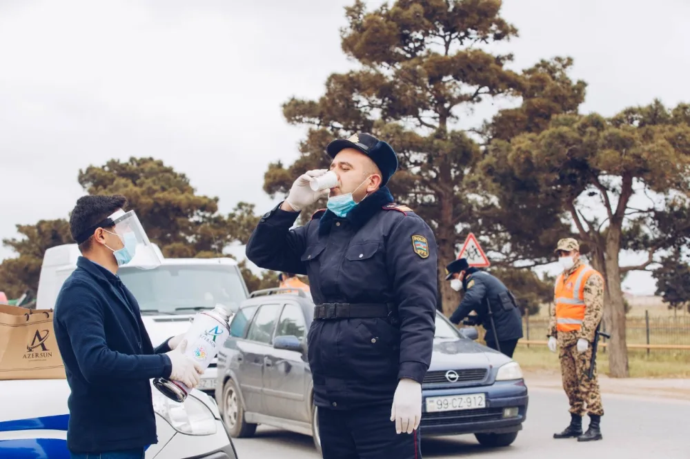 ASAN könüllüləri və “Azərsun”dan polislərə təşəkkür - FOTO