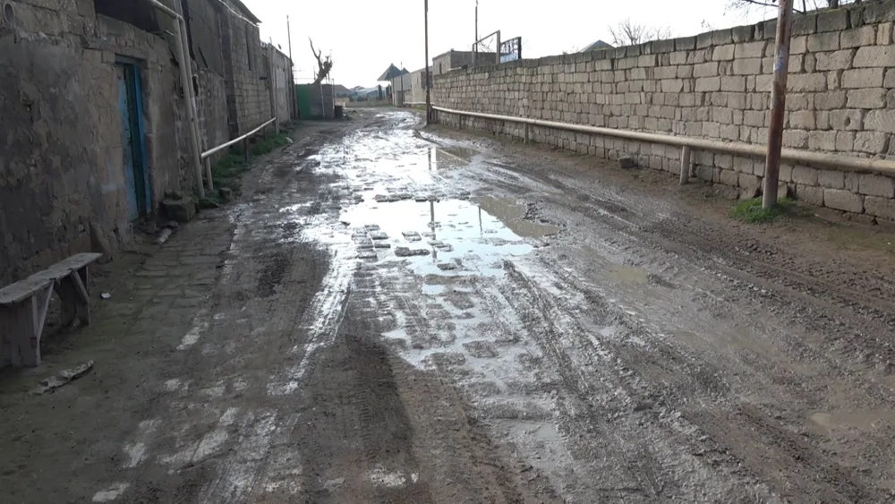 Xəzər rayonunda son üç ayda 18 kilometr yol - TƏMİR EDİLİB - FOTO