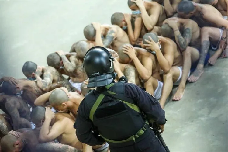 Həbsxanadan - ŞOK GÖRÜNTÜLƏR - FOTO