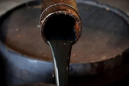 Dünya bazarlarında neftin qiyməti - UCUZLAŞDI