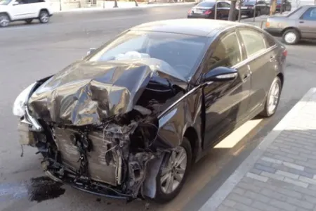 Bakıda Hyundai qaz - borusuna çırpıldı