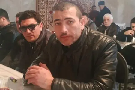 "Bir dəfə qəlbinə dəyməmişdim, amma sən belimi qırdın - ƏLƏKBƏR YASAMALLI - FOTO