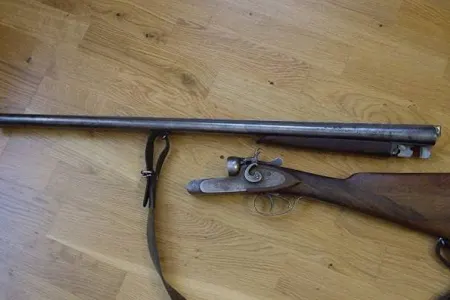 Bakıda iki nəfərdən silah - GÖTÜRÜLDÜ