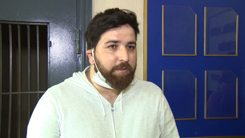 Saç salonunun sahibi özünü jurnalist kimi - TƏQDİM ETDİ - FOTO - VİDEO