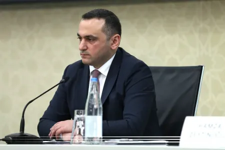 Sağalmış şəxslərin plazmasının ağır xəstələrə tətbiqinə başlanılıb- - RAMİN BAYRAMLI