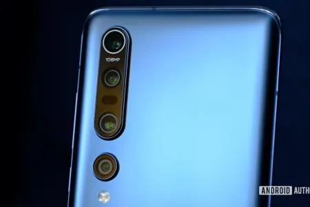Xiaomi şirkəti öz istifadəçilərini - İZLƏYİR