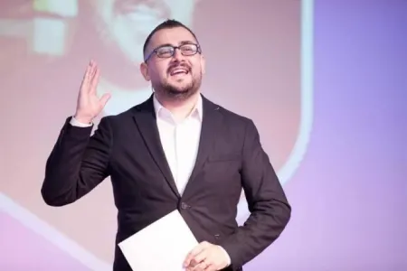 Murad Arif əlinin duzunu yoxladı - VİDEO