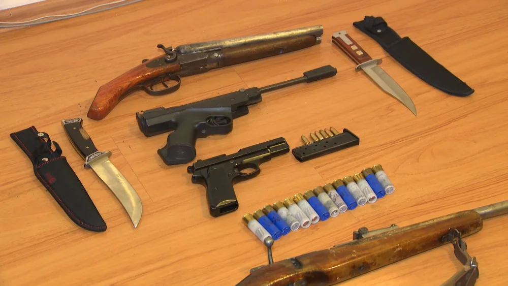 Keçmiş məhkumun avtomobilində çoxlu sayda - SİLAH AŞKARLANDI - VİDEO