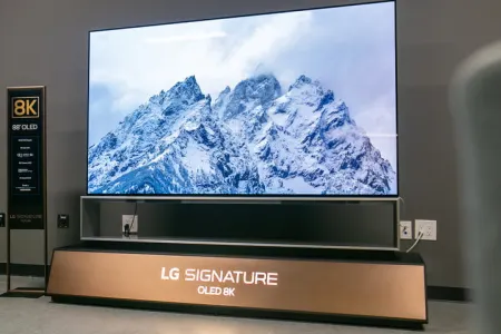 “LG” şirkəti ən böyük televizorlarını - TƏQDİM ETDİ