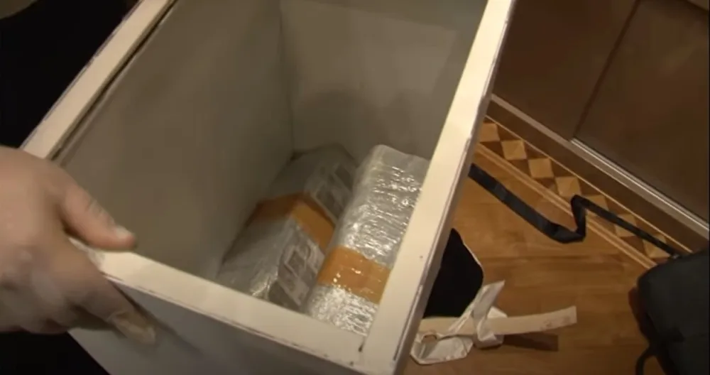 Vilyam Hacıyevin qablaşdırılaraq gizlətdiyi pullar - ÜZƏ ÇIXDI - FOTOLAR