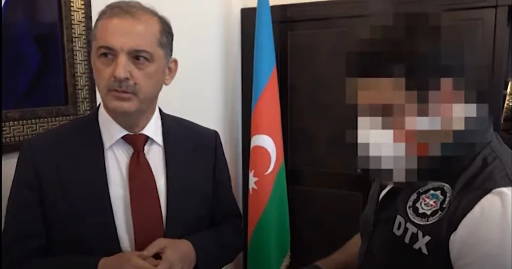 Vilyam Hacıyevin qablaşdırılaraq gizlətdiyi pullar - ÜZƏ ÇIXDI - FOTOLAR