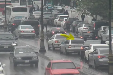 Qara Qarayev prospektində QƏZA - TIXAC YARANDI - FOTO