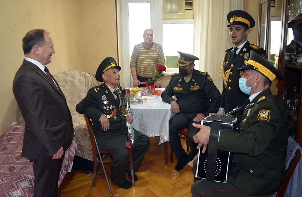 Hərbi qulluqçular müharibə veteranlarını - ZİYARƏT ETDİ - FOTO - VİDEO