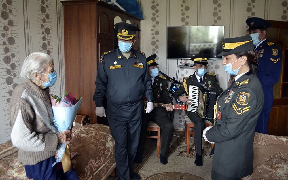 Hərbi qulluqçular müharibə veteranlarını - ZİYARƏT ETDİ - FOTO - VİDEO