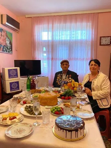 Heydər Əliyev Fondu veteranları evlərində - TƏBRİK ETDİ - FOTO