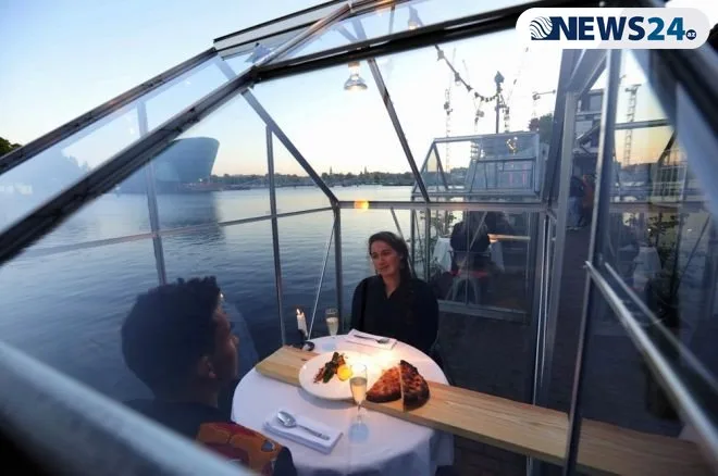 Şüşə kabinli restoran fəaliyyətə başladı - FOTOLAR
