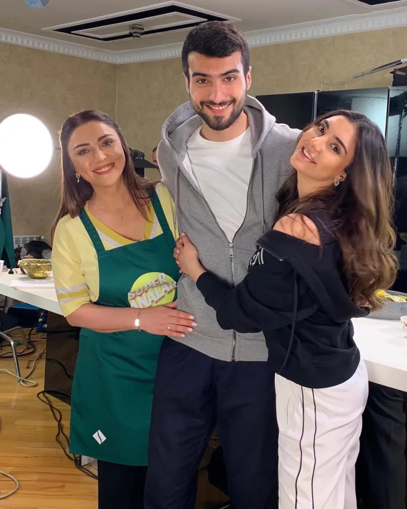 Mahir Emreli ailəsi ilə - FOTO