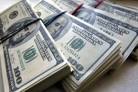Bu bank bir gündə milyonlarla - DOLLAR İTİRDİ