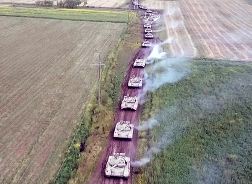 Tank bölmələri tapşırıqları yerinə yetirir - VİDEO