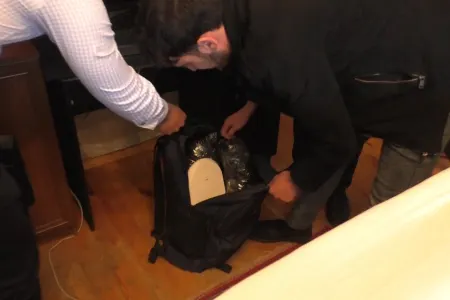 Əmircan sakinindən 4.5 kiloqramdan artıq - HEROİN GÖTÜRÜLDÜ - VİDEO