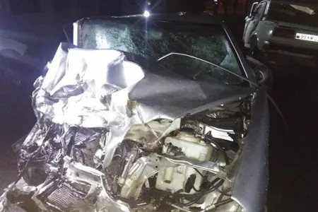 Tərtərdə "Mercedes" betona çırpıldı - AVTOMOBİL KÜLƏ DÖNDÜ
