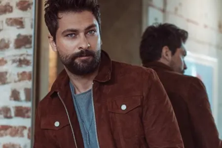 Onur Tunadan azərbaycanlı tələbələrə - DƏSTƏK