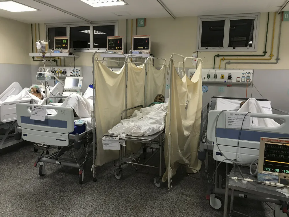 ŞOK: Koronaviruslu xəstələrlə meyitlər bir yerdə - FOTO