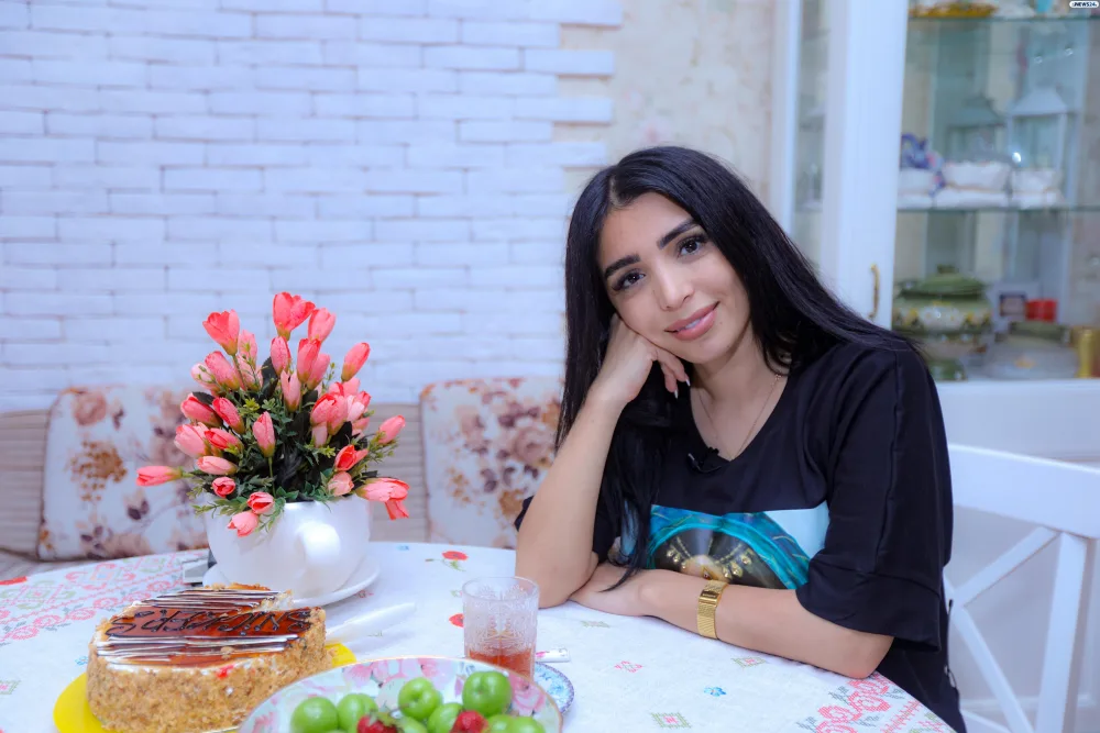 “Rəqs edəndə sinəmə pul qoyulduğuna görə söyülmüşəm” – - GÖRÜN, RENKA NƏLƏR DANIŞDI - VİDEOMÜSAHİBƏ