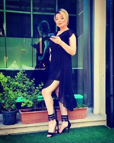 Zümrüd Qasımovanı hələ belə açıq-saçıq paltarda görən - OLMAYIB - FOTO