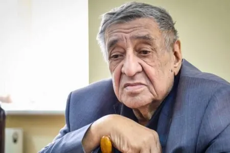 Milli Konservatoriyanın bağında Arif Məlikovun - HEYKƏLİ UCALDILACAQ