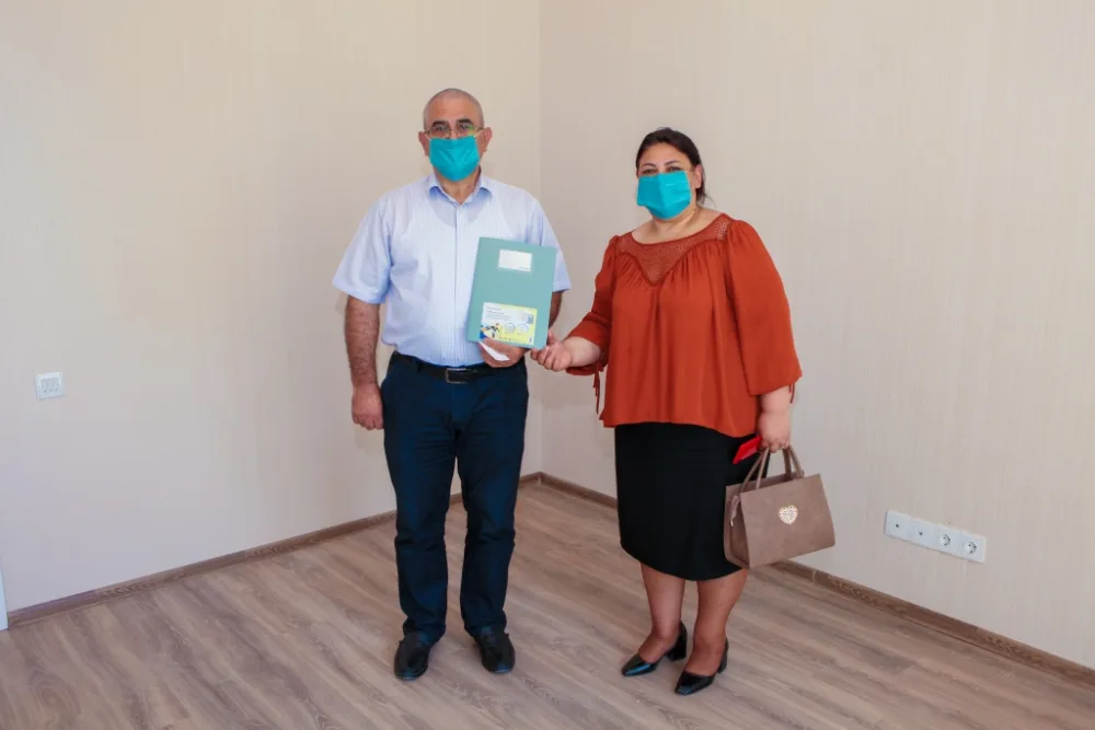 Şəhid ailələri və müharibə əlillərinə 100 mənzil, 50 avtomobil - VERİLDİ